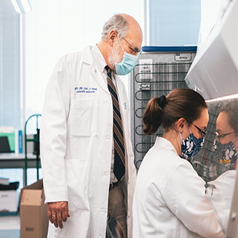 Dan Hoft, M.D., Ph.D., supervises sample analysis in the Center for Vaccine Development at 博彩网址大全